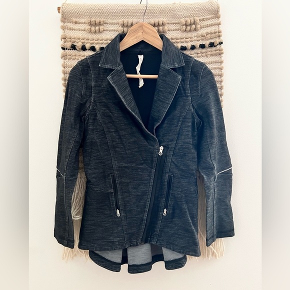 lululemon athletica Jackets & Blazers - Lululemon Athletica Charcoal Gray Blazer